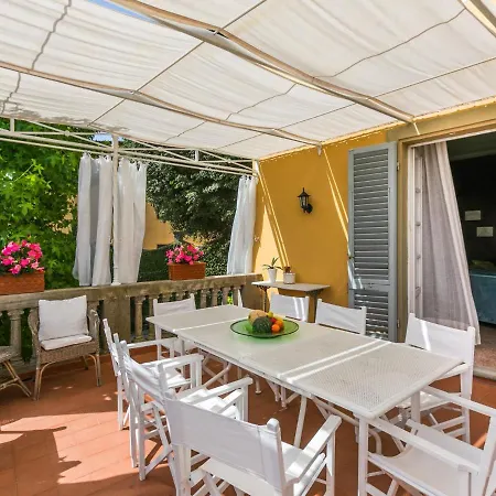 Il Belvedere By Interhome ヴィラ *